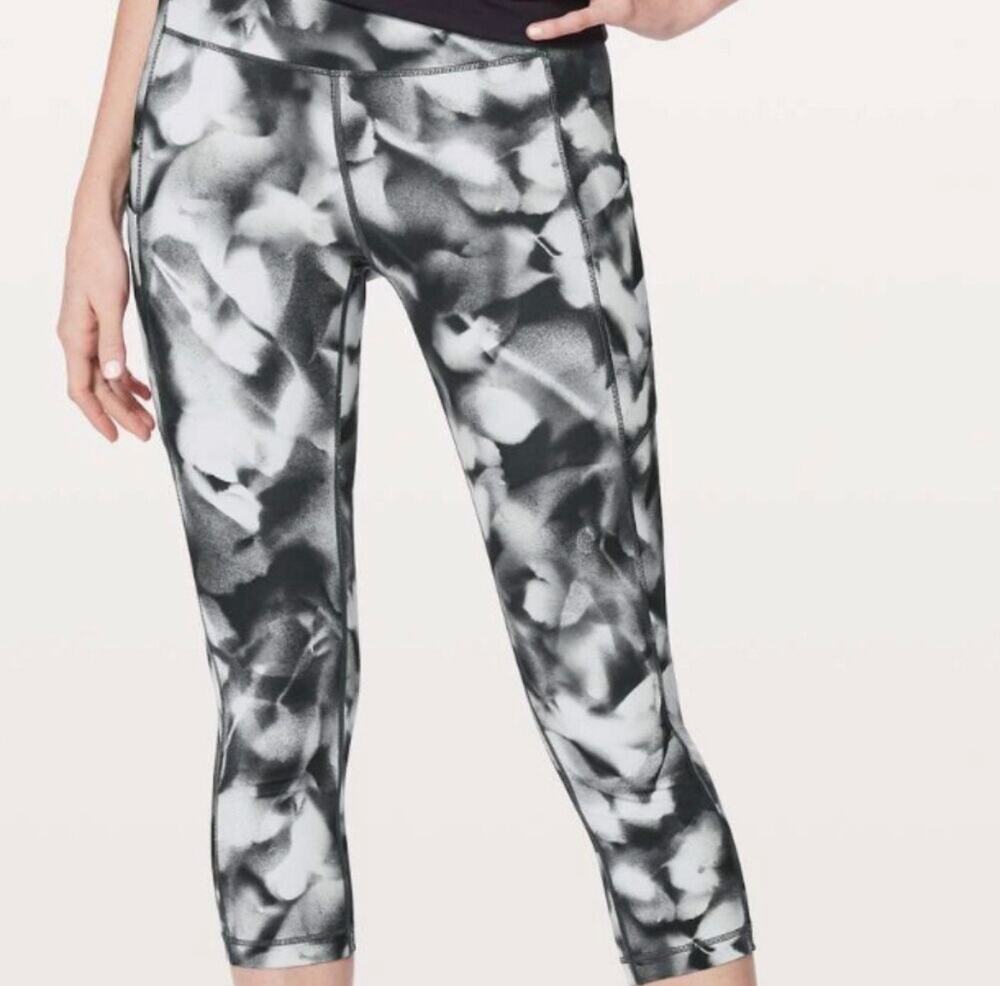 Lululemon Speed Up Crop 21" Blush Blossom Alpine White Black Women's 8